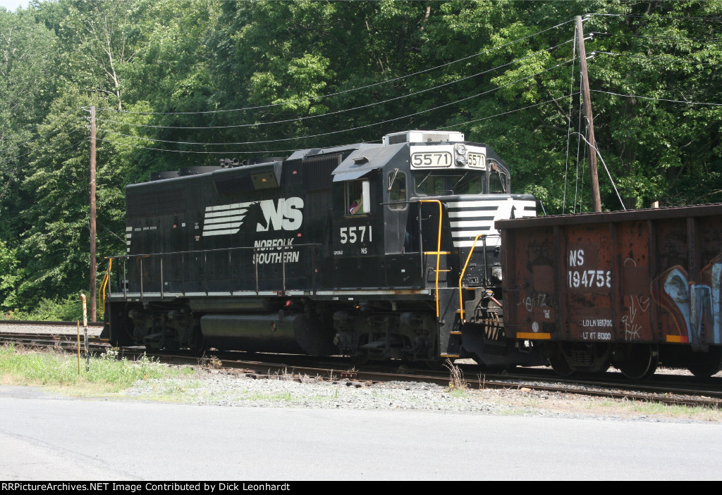 NS 557-